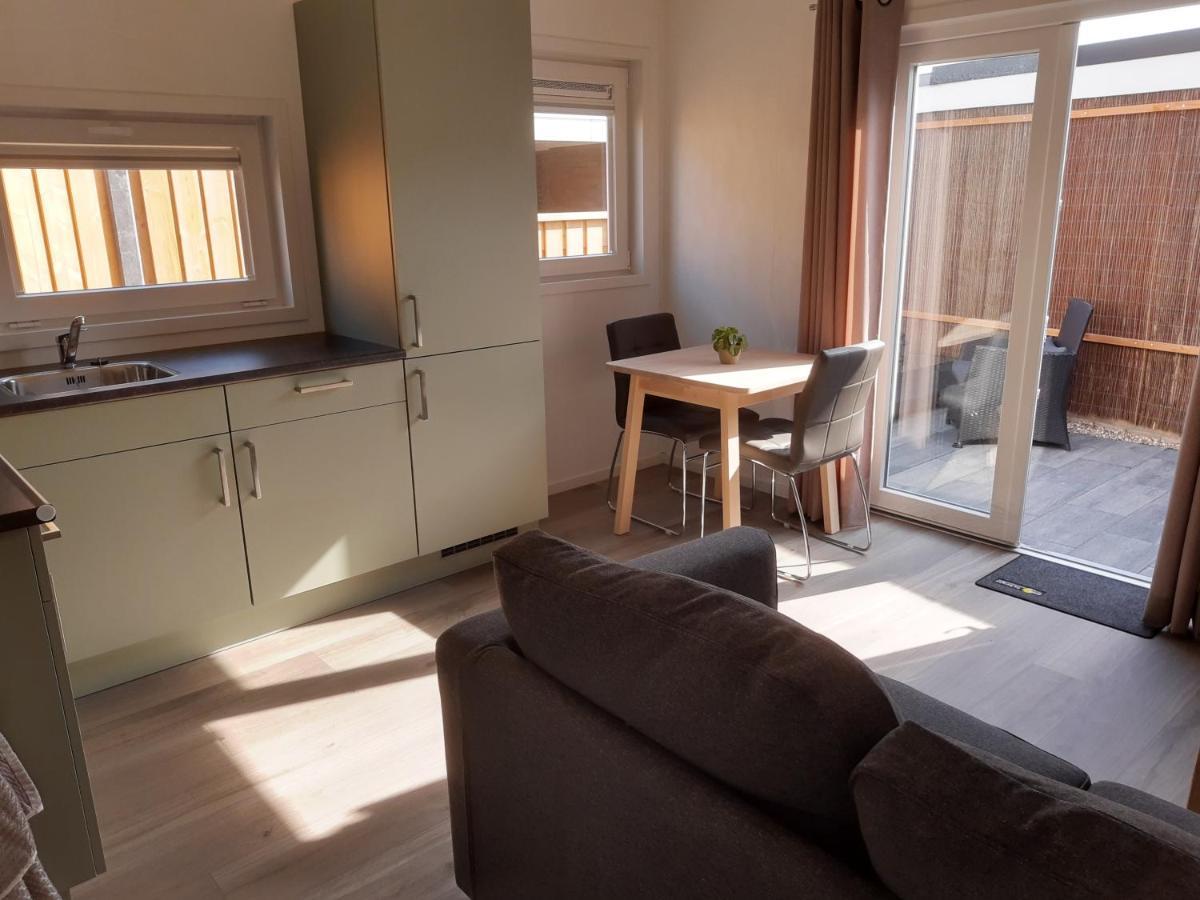 Vakantiechalet Huisje Onder De Toren 东卡佩勒 外观 照片