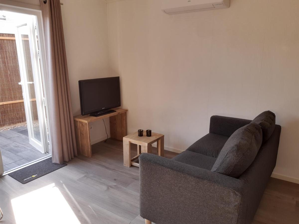 Vakantiechalet Huisje Onder De Toren 东卡佩勒 外观 照片